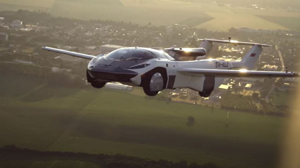 Elképesztő videó készült a repülő autó tesztelése közben Elképesztő videó készült a repülő autó tesztelése közben