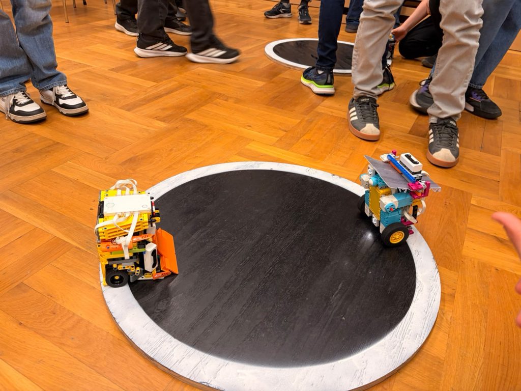 Ezüstérem a Robotex Hungary robotversenyén Ezüstérem a Robotex Hungary robotversenyén